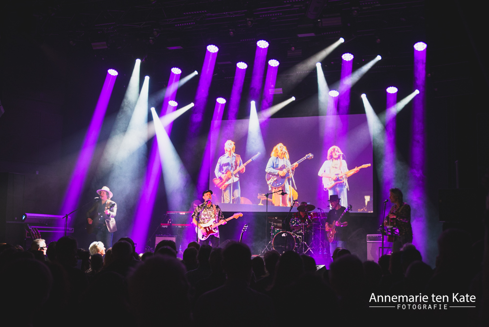 Lokale muziekhelden LSB Epxerience tijdens hun ode aan CSN(&Y) - Foto door Annemarie ten Kate
